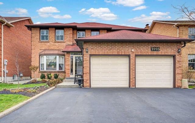 3993 Chadburn Cres, House detached with 4 bedrooms, 4 bathrooms and 8 parking in Mississauga ON | Image 1