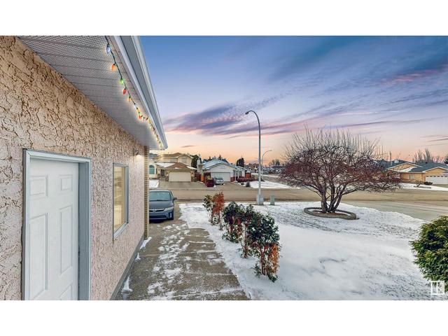 6119 156 Av Nw, House detached with 4 bedrooms, 3 bathrooms and 5 parking in Edmonton AB | Image 36