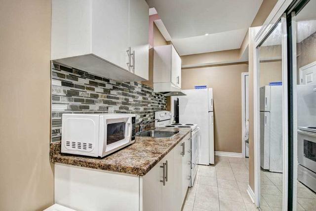 3720 Bloomington Cres, House semidetached with 3 bedrooms, 4 bathrooms and 3 parking in Mississauga ON | Image 16