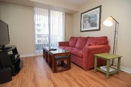 209 - 256 Doris Ave, Condo with 2 bedrooms, 2 bathrooms and 1 parking in Toronto ON | Image 3
