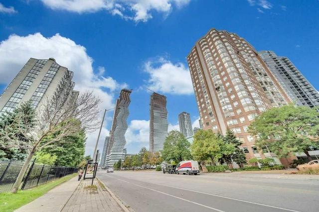 102 - 325 Webb Dr, Condo with 2 bedrooms, 2 bathrooms and 1 parking in Mississauga ON | Image 31