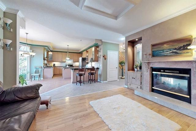 131 Rouge Bank Dr, House detached with 4 bedrooms, 6 bathrooms and 4 parking in Markham ON | Image 6