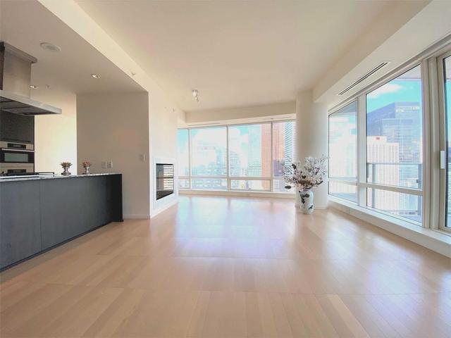 4109 - 180 University Ave, Condo with 2 bedrooms, 3 bathrooms and 1 parking in Toronto ON | Image 6