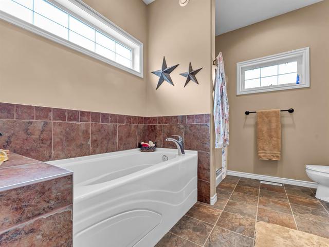 96 Ranchlands Lane Ne, Home with 4 bedrooms, 3 bathrooms and 4 parking in Medicine Hat AB | Image 25