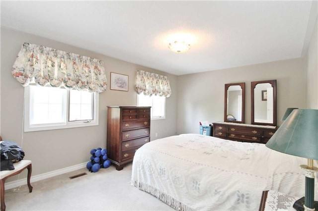 863 Filiberto Pl, House detached with 4 bedrooms, 3 bathrooms and 4 parking in Newmarket ON | Image 12