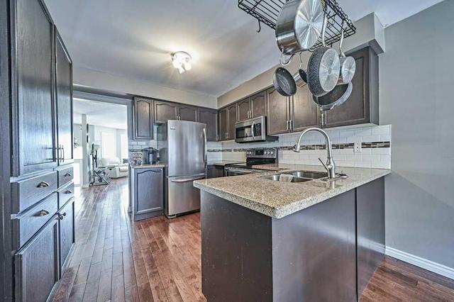 32 Goodwin Ave, House detached with 3 bedrooms, 3 bathrooms and 4 parking in Clarington ON | Image 7