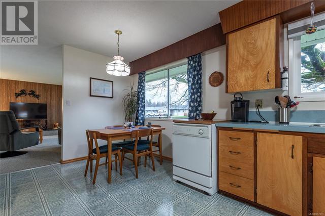 255 Carolyn Rd, House detached with 4 bedrooms, 2 bathrooms and 4 parking in Campbell River BC | Image 9