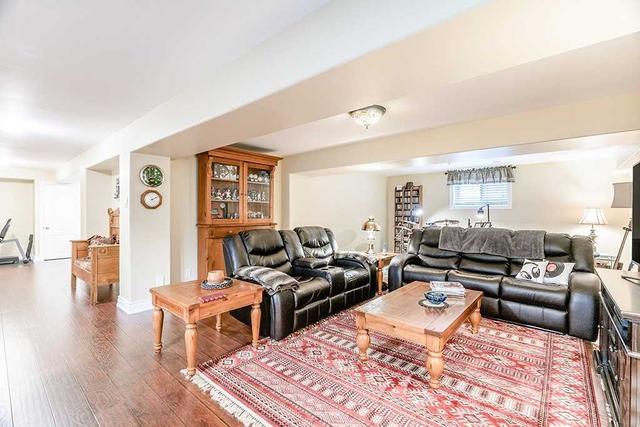 830 Booth Ave, House detached with 2 bedrooms, 3 bathrooms and 6 parking in Innisfil ON | Image 13