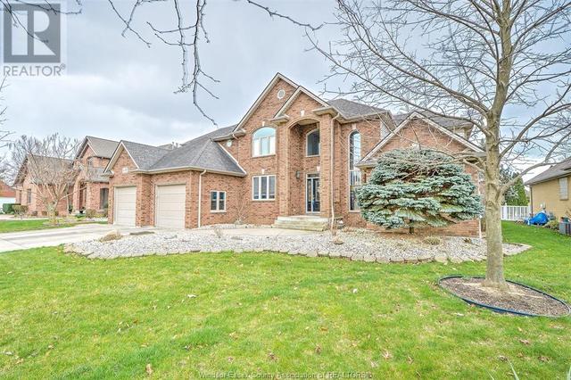 115 Fescue, House detached with 5 bedrooms, 3 bathrooms and null parking in Amherstburg ON | Image 2