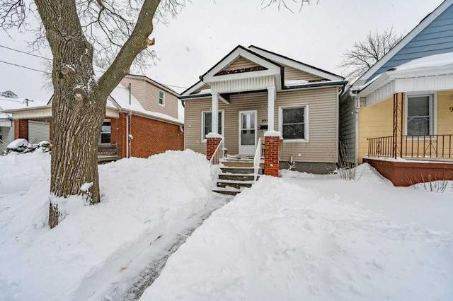 100 Cameron Ave N, House detached with 3 bedrooms, 2 bathrooms and 2 parking in Hamilton ON | Image 35