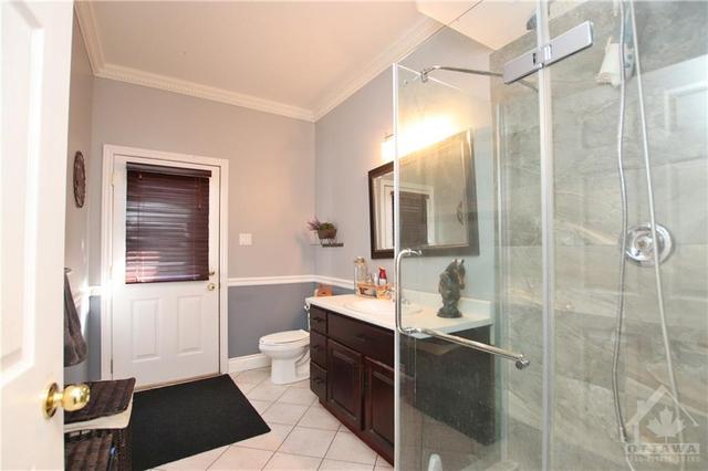 6748 Fallowfield Road, House detached with 3 bedrooms, 3 bathrooms and 20 parking in Ottawa ON | Image 8