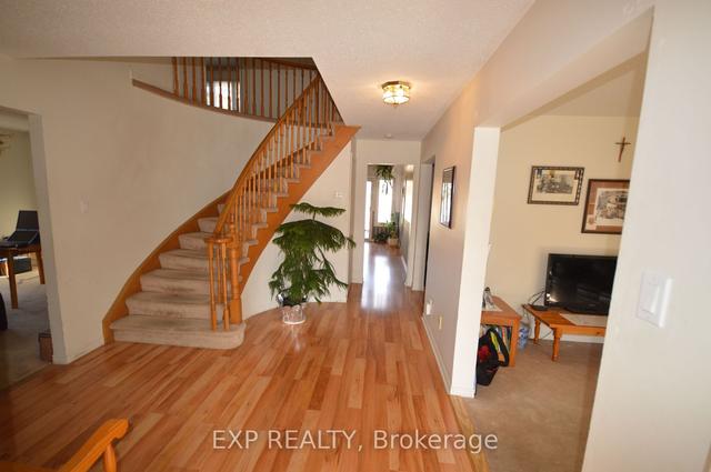 33 Love Cres, House detached with 5 bedrooms, 3 bathrooms and 6 parking in Ajax ON | Image 23