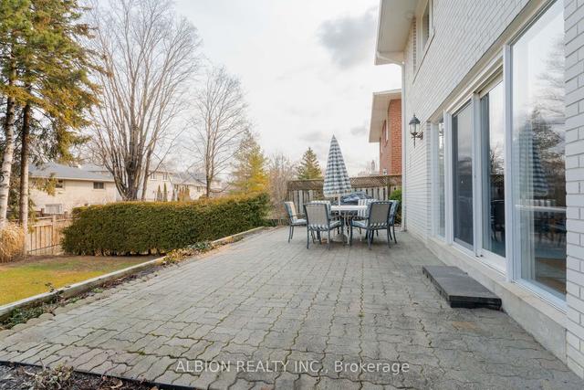 52 Hunting Rdge, House detached with 3 bedrooms, 3 bathrooms and 6 parking in Toronto ON | Image 27