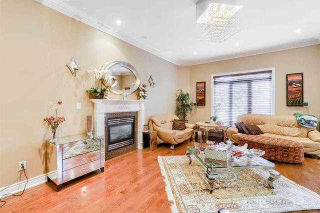 90 May Ave, House detached with 4 bedrooms, 5 bathrooms and 8 parking in Richmond Hill ON | Image 39