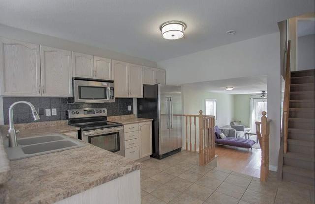 65 Downing Cres, House detached with 3 bedrooms, 2 bathrooms and 3 parking in Barrie ON | Image 4