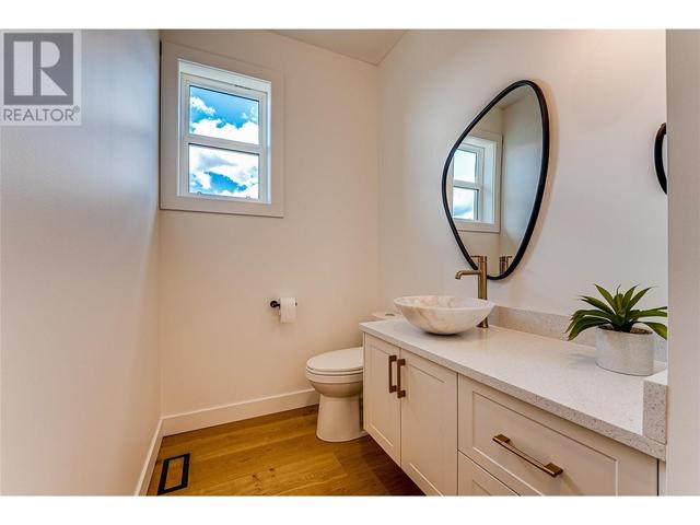 7155 Apex Drive, House detached with 4 bedrooms, 2 bathrooms and 2 parking in Vernon BC | Image 17