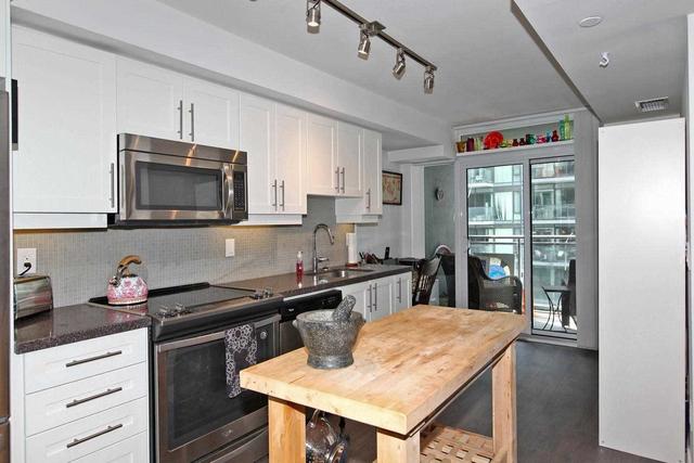 1235 - 525 Adelaide St W, Condo with 1 bedrooms, 1 bathrooms and 1 parking in Toronto ON | Image 4
