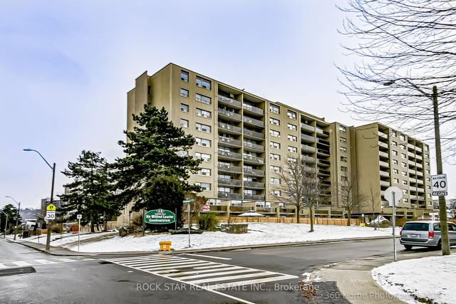 12 - 15 Nicklaus Dr, Condo with 4 bedrooms, 2 bathrooms and 1 parking in Hamilton ON | Image 1