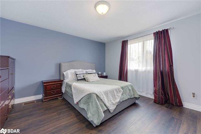 245 Stanley St, House attached with 3 bedrooms, 3 bathrooms and 3 parking in Barrie ON | Image 20