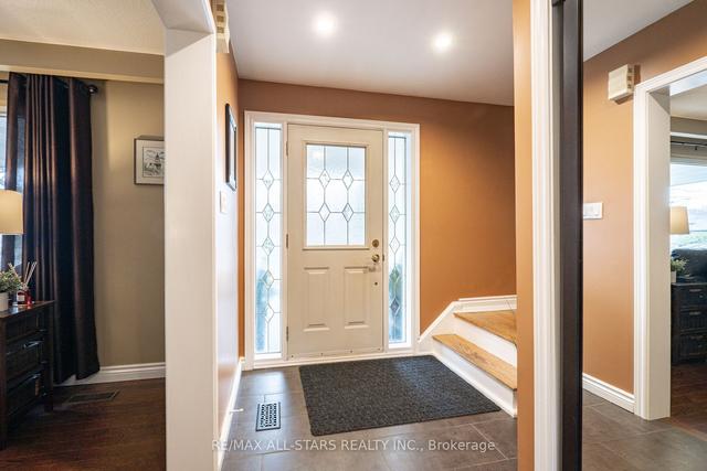 562 Maystone Crt, House detached with 4 bedrooms, 3 bathrooms and 6 parking in Whitchurch Stouffville ON | Image 28
