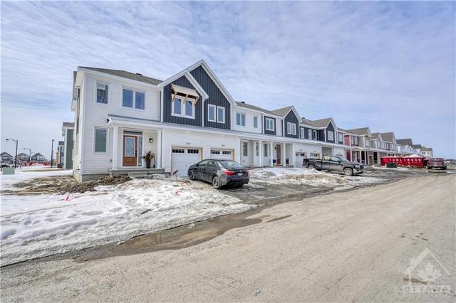 2003 Postilion Street, Townhouse with 3 bedrooms, 3 bathrooms and 3 parking in Ottawa ON | Image 1