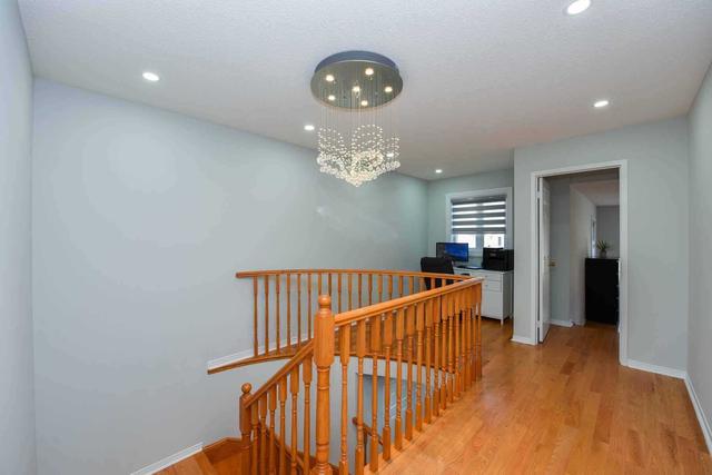 31 Lennon Tr, House detached with 4 bedrooms, 5 bathrooms and 5 parking in Brampton ON | Image 19