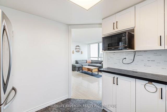 418 - 1001 Cedarglen Gate, Condo with 2 bedrooms, 2 bathrooms and 1 parking in Mississauga ON | Image 6