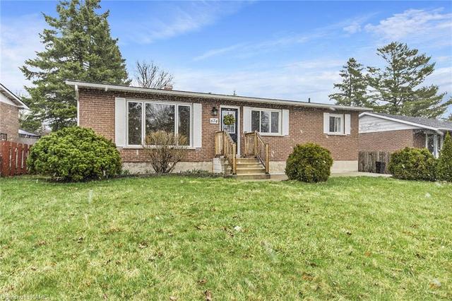 674 Sussex Boulevard, House detached with 4 bedrooms, 2 bathrooms and 2 parking in Kingston ON | Image 12