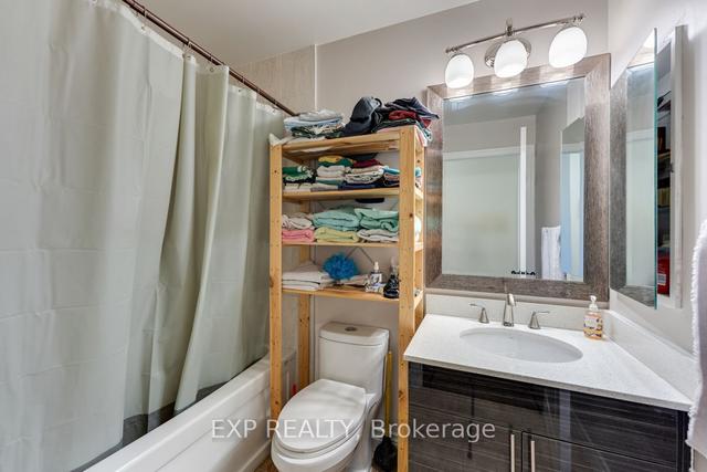 112 - 188 Doris Ave, Condo with 2 bedrooms, 2 bathrooms and 1 parking in Toronto ON | Image 11