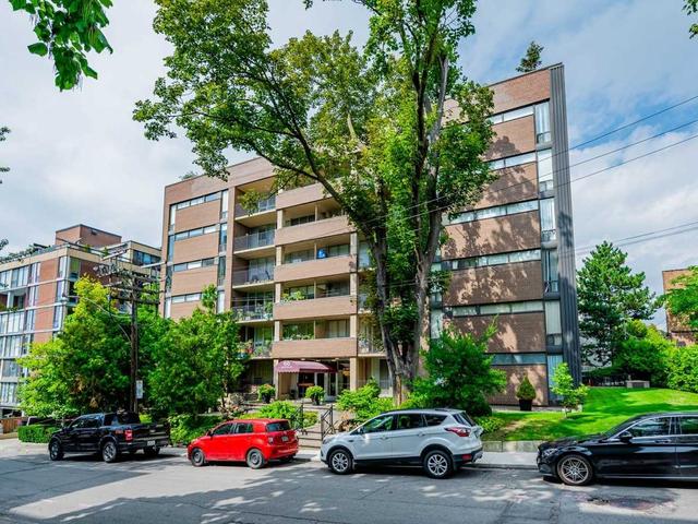 202 - 60 Montclair Ave, Condo with 2 bedrooms, 1 bathrooms and 1 parking in Toronto ON | Image 1