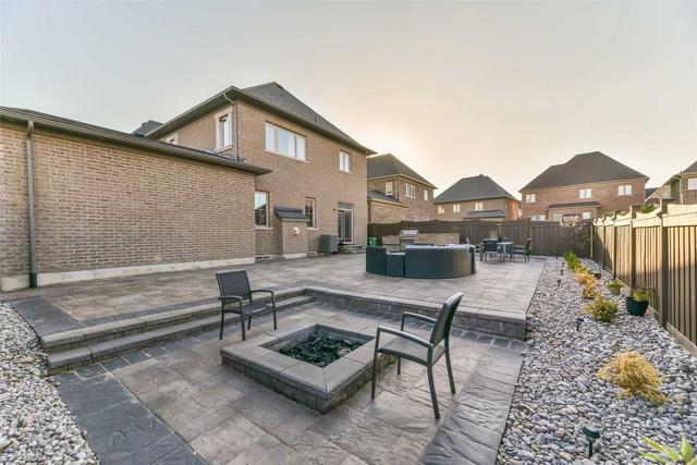 39 Gordon Randle Dr, House detached with 5 bedrooms, 4 bathrooms and 10 parking in Brampton ON | Image 27