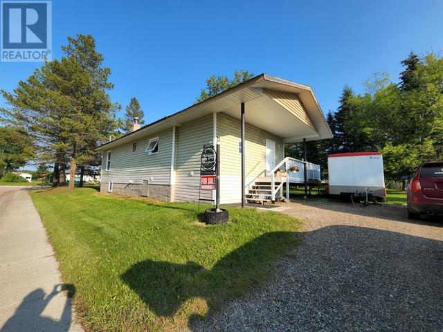 5103 51 Avenue, House detached with 2 bedrooms, 2 bathrooms and 4 parking in Yellowhead County AB | Image 2