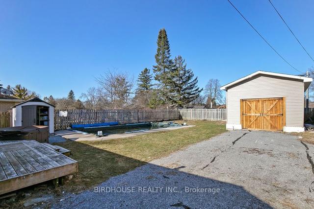 136 Herbert St, House detached with 2 bedrooms, 2 bathrooms and 6 parking in Peterborough ON | Image 26