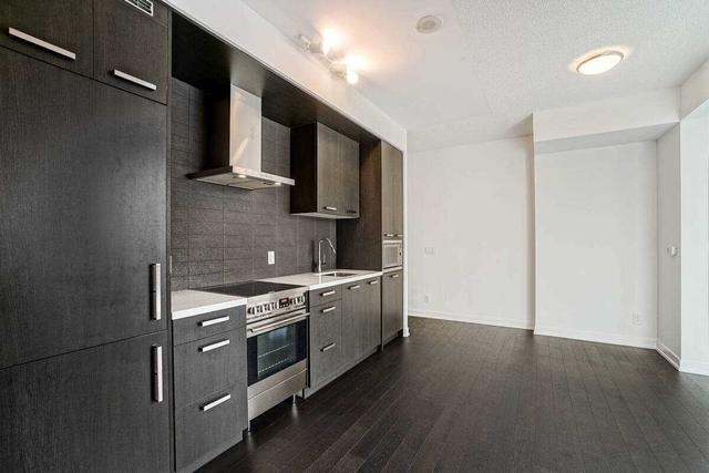 n821 - 120 Bayview Ave, Condo with 2 bedrooms, 2 bathrooms and 1 parking in Toronto ON | Image 26