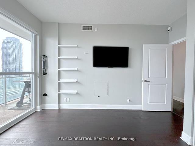 1903 - 33 Shore Breeze Dr, Condo with 2 bedrooms, 2 bathrooms and 1 parking in Toronto ON | Image 10