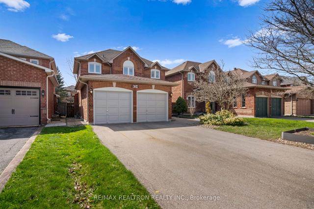 834 Surin Crt, House detached with 3 bedrooms, 4 bathrooms and 6 parking in Newmarket ON | Image 1