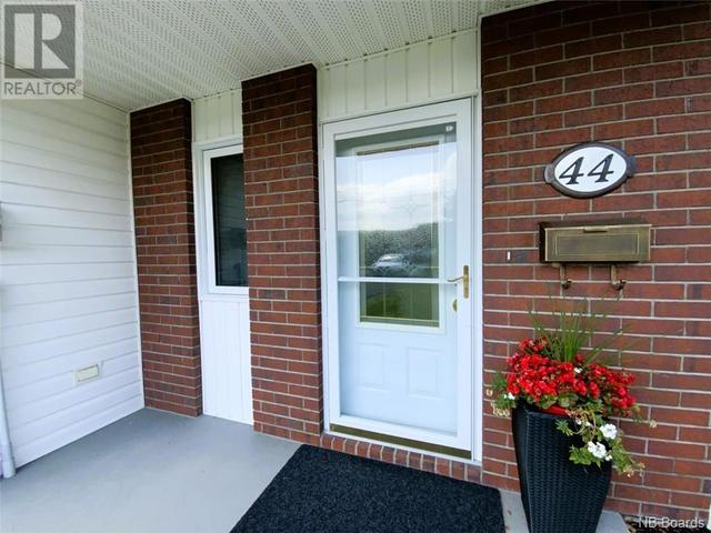 44 Perron Street, Home with 2 bedrooms, 1 bathrooms and null parking in Edmundston NB | Image 2