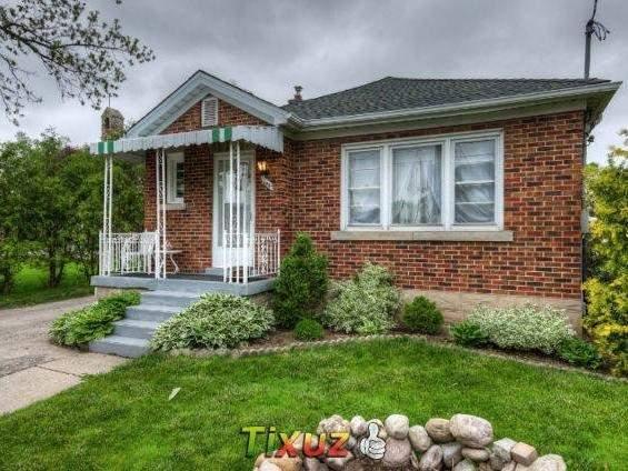 444 Stirling Ave S, House detached with 3 bedrooms, 1 bathrooms and 1 parking in Kitchener ON | Image 2