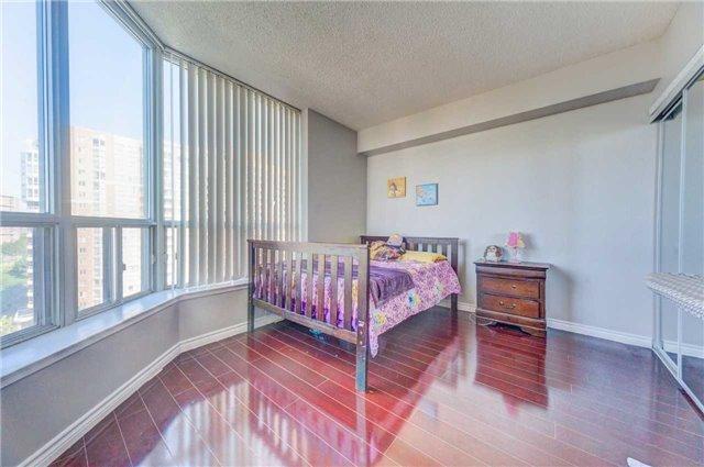 1002 - 400 Mclevin Ave, Condo with 2 bedrooms, 2 bathrooms and 1 parking in Toronto ON | Image 12