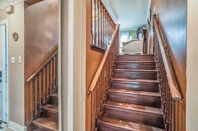 157 Hupfield Tr, House detached with 4 bedrooms, 4 bathrooms and 6 parking in Toronto ON | Image 8