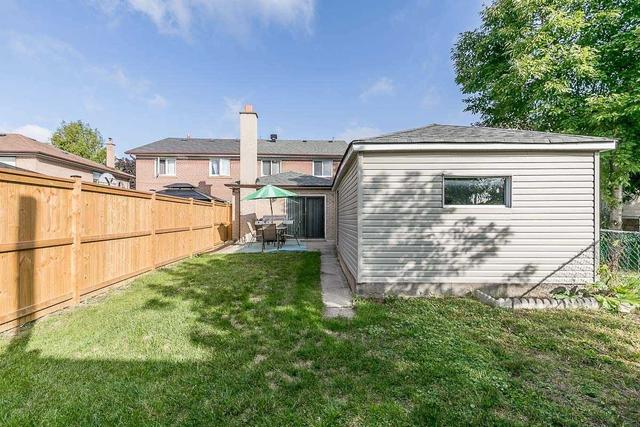 94 St Lucie Dr, House semidetached with 4 bedrooms, 2 bathrooms and 5 parking in Toronto ON | Image 16