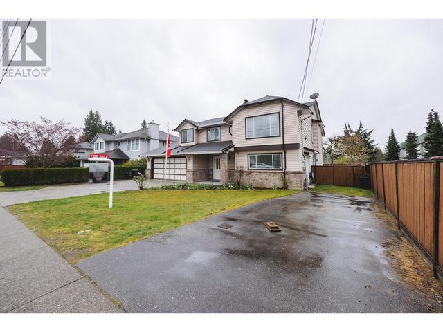 19488 116b Avenue, House detached with 4 bedrooms, 3 bathrooms and 8 parking in Pitt Meadows BC | Image 2