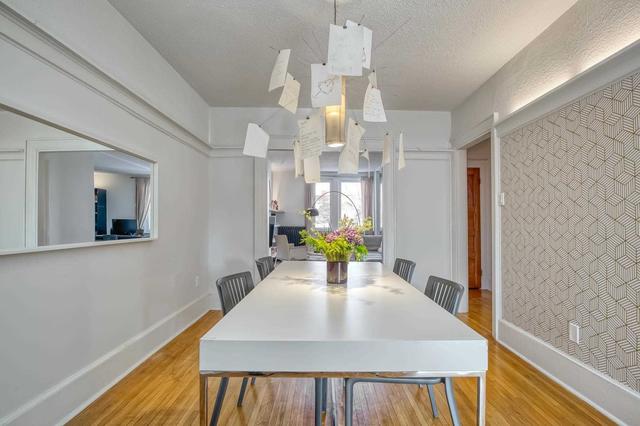 upper - 141 Marion St, House detached with 2 bedrooms, 2 bathrooms and 1 parking in Toronto ON | Image 6