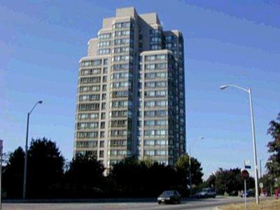 404 - 3231 Eglinton Ave, Condo with 2 bedrooms, 2 bathrooms and 1 parking in Toronto ON | Image 1