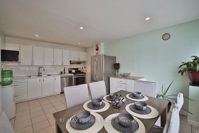 2 - 20 Brookwell Dr, Townhouse with 3 bedrooms, 2 bathrooms and 2 parking in Toronto ON | Image 4