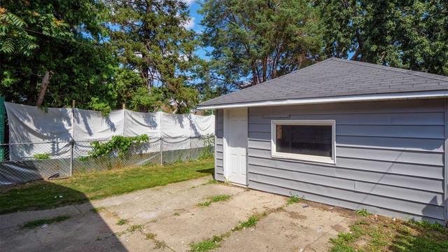1064 Elm Ave, House detached with 2 bedrooms, 2 bathrooms and 1 parking in Windsor ON | Image 19