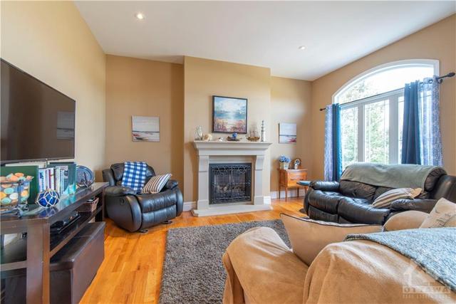 1796 Claude Street, House detached with 4 bedrooms, 2 bathrooms and 8 parking in Clarence Rockland ON | Image 17