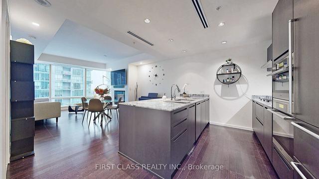 2304 - 180 University Ave, Condo with 1 bedrooms, 1 bathrooms and 1 parking in Toronto ON | Image 36