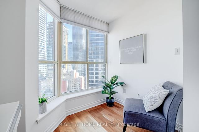 2108 - 44 St Joseph St, Condo with 1 bedrooms, 1 bathrooms and 1 parking in Toronto ON | Image 11