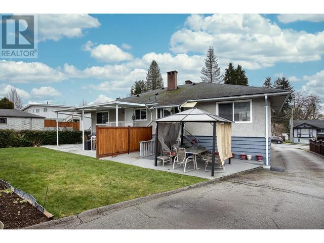 6933 - 6935 Winch Street, House detached with 7 bedrooms, 2 bathrooms and null parking in Burnaby BC | Image 12